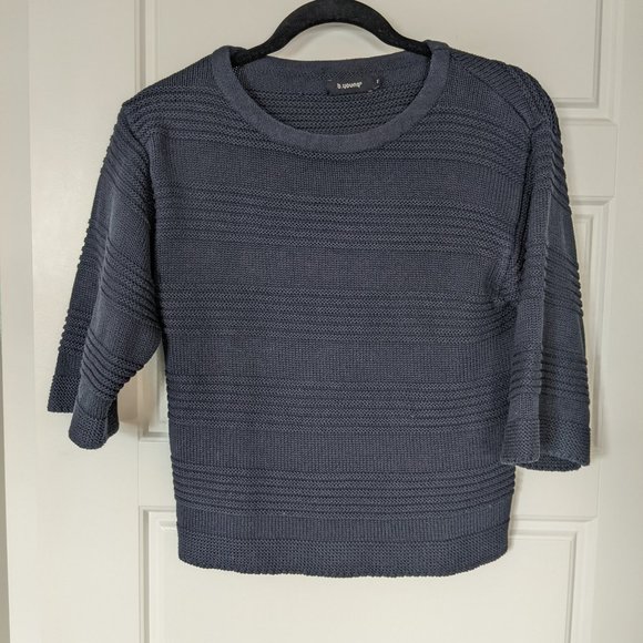 b.Young Navy Sweater with Wide Sleeves - Picture 1 of 6